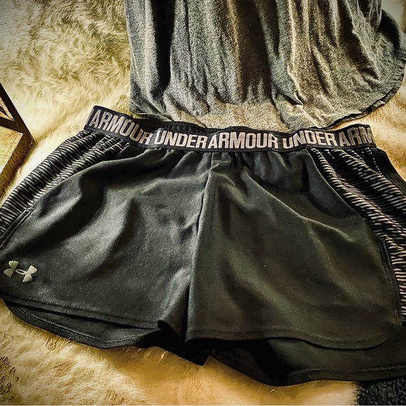 Woman’s Under Armour Set - Picture 2 of 6